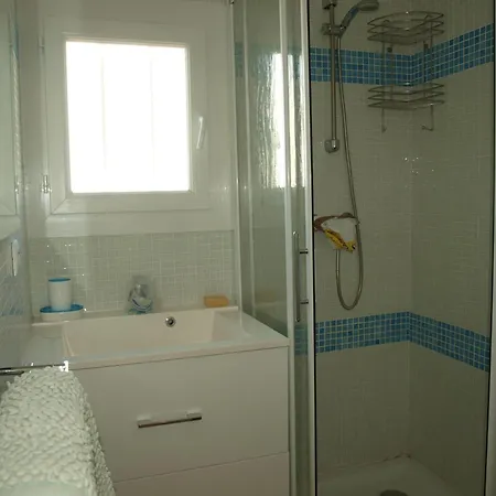Familial 4 Ch. A 100m De La - Terrasse - Fr-1-784-2 Gruissan